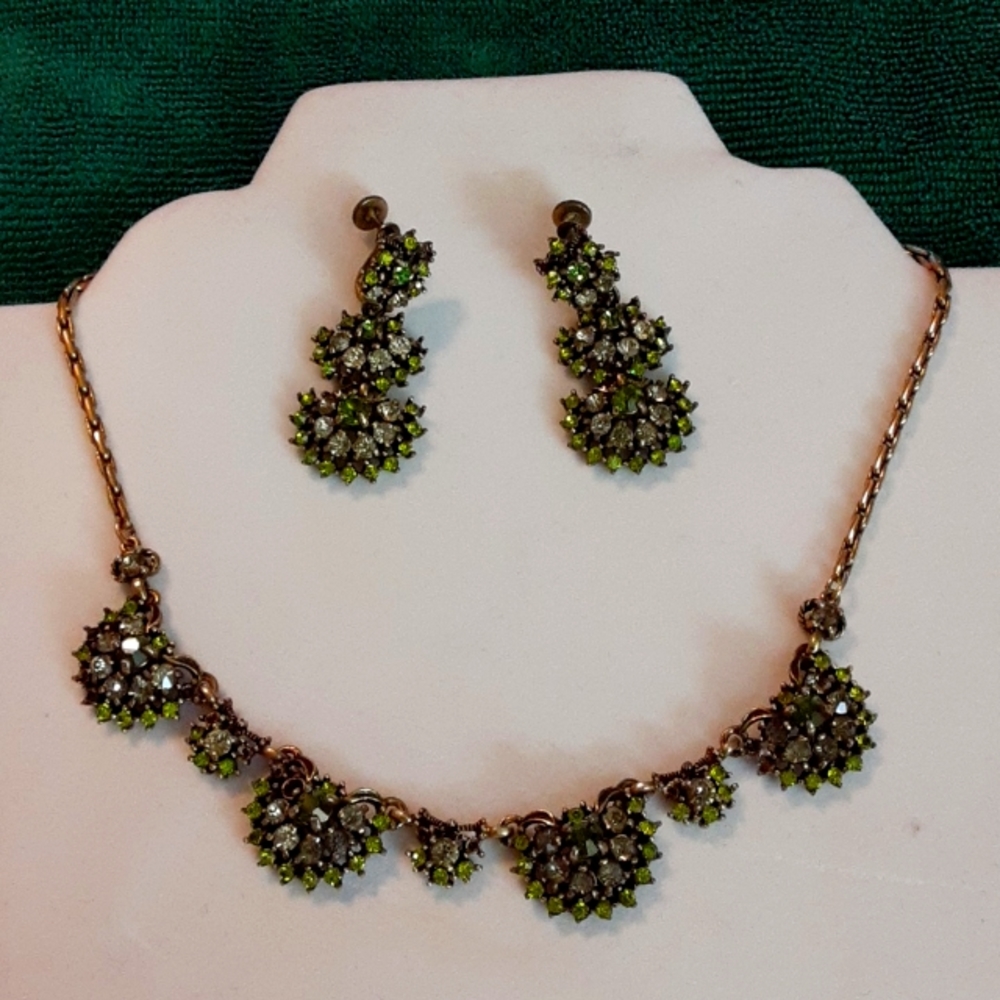 Beautiful Necklace and matching Earring Set